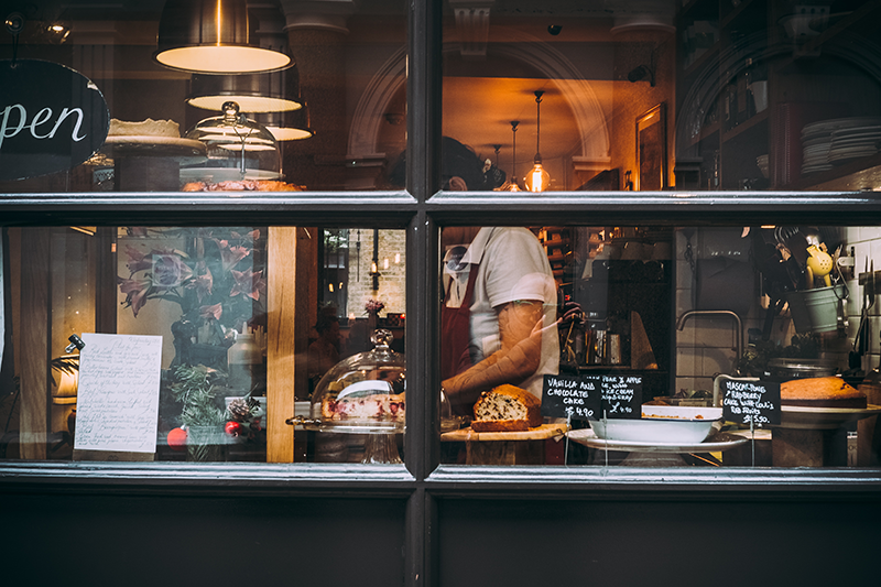 Personal Branding - Bar Pippo vs Caffetteria Gino